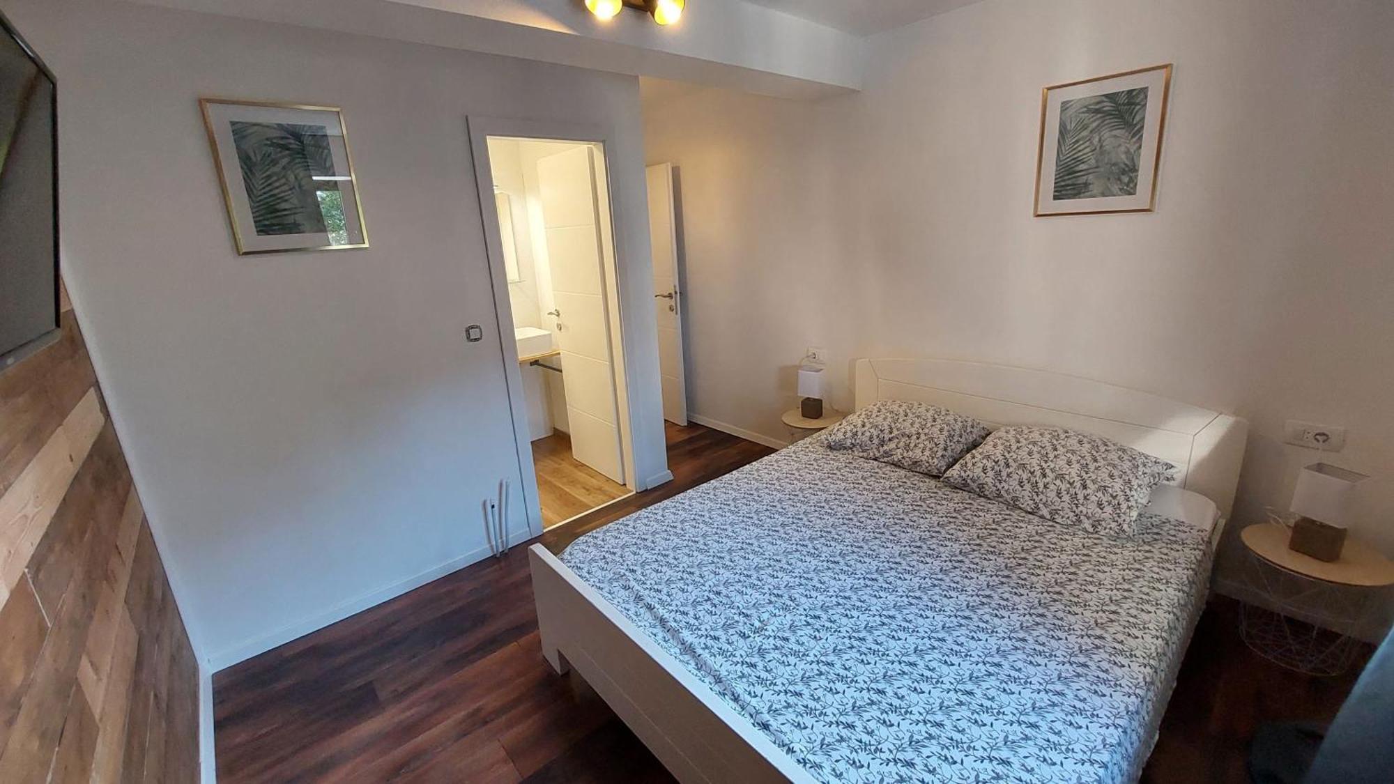 With A Parking Space Jelsa, Hvar - 5703 Appartement *